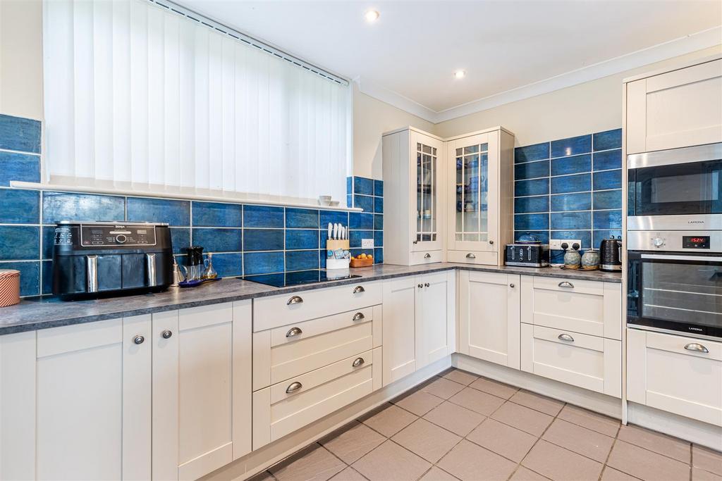 A12 - Extras - Hillside Stoke Gabriel - 260223.jpg