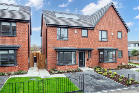3 bedroom house to rent, at The Gateway, 25 BRICK KILN ROAD M12