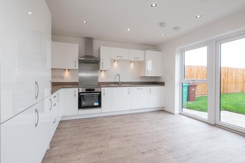 3 bedroom house to rent, at The Gateway, 25 BRICK KILN ROAD M12