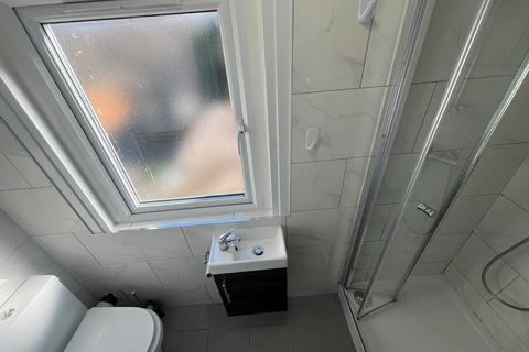 1 bedroom flat to rent, High Street, Enfield