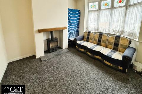 3 bedroom semi-detached house to rent, Hayes Lane, Stourbridge