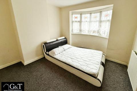 3 bedroom semi-detached house to rent, Hayes Lane, Stourbridge
