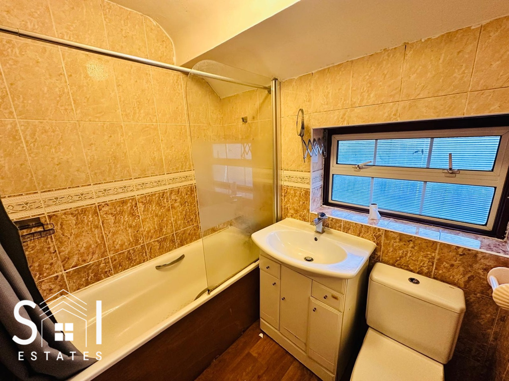 Bathroom1