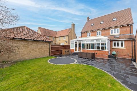 5 bedroom detached house for sale, Tyler Avenue, Dunmow CM6
