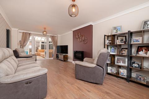 5 bedroom detached house for sale, Tyler Avenue, Dunmow CM6