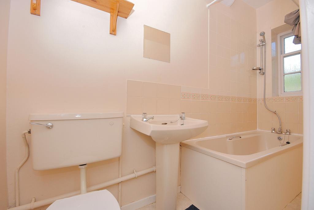 15 the mews bathroom