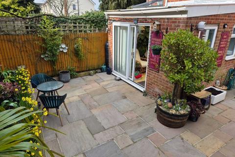 6 Cawkell Close, Stansted, CM24 8JF