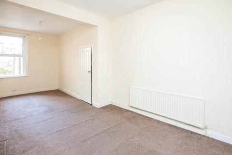 3 bedroom terraced house to rent, High Street, London E13