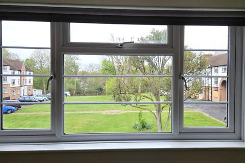 2 bedroom flat for sale, Manor Court, Manor Road