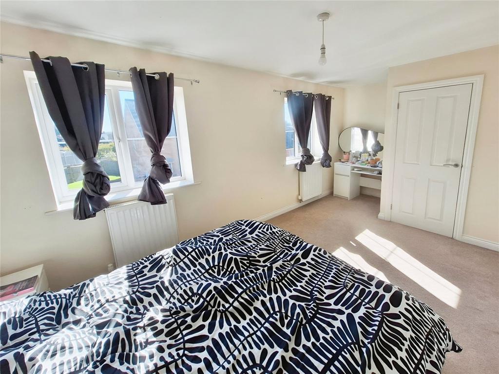 Bedroom Picture 2