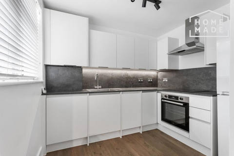 3 bedroom flat to rent, Digby Works, E9