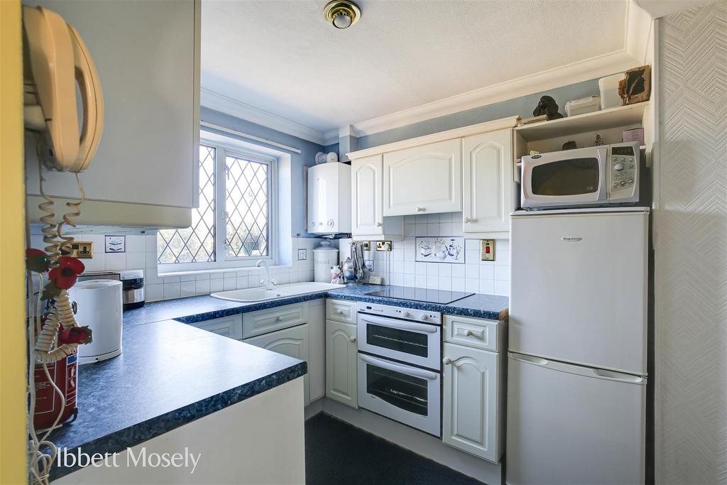 7 Kitchen.jpg