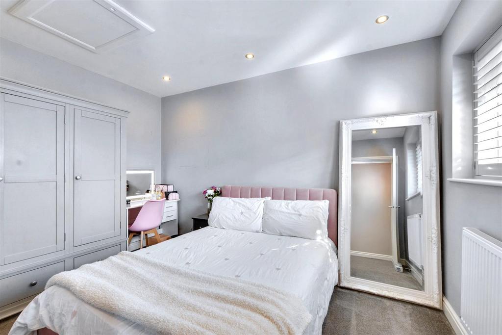 Bedroom 2 1.jpeg