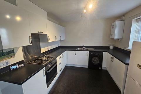 2 bedroom maisonette to rent, Wardington Road, Banbury, OX16 2DF