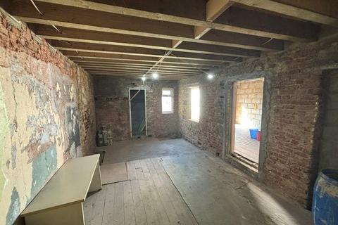 85 Gayford Road, London, W12 9BY
