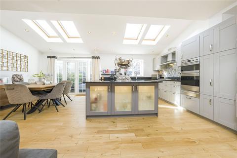 34 Strawberry Vale, Twickenham, TW1 4RU