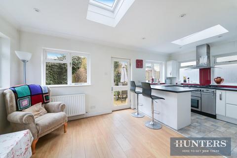 3 bedroom detached house for sale, St. Philips Avenue, Worcester Park