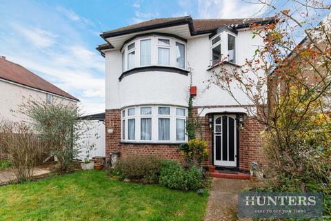 St. Philips Avenue, Worcester Park