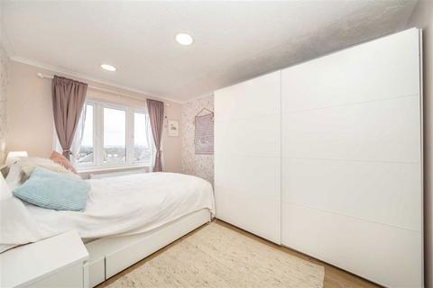 1 bedroom flat for sale, Burnt Ash Hill, London SE12