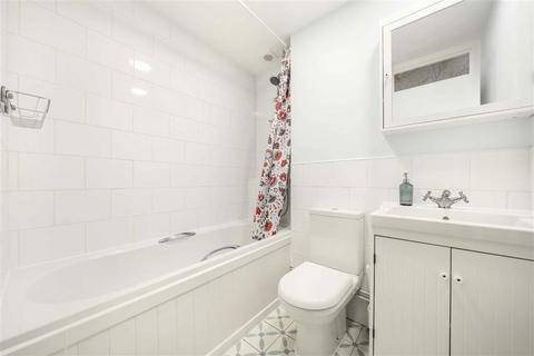 1 bedroom flat for sale, Burnt Ash Hill, London SE12