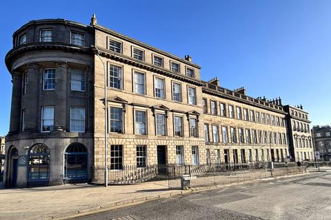 8a Leopold Place, Edinburgh, EH7 5JW