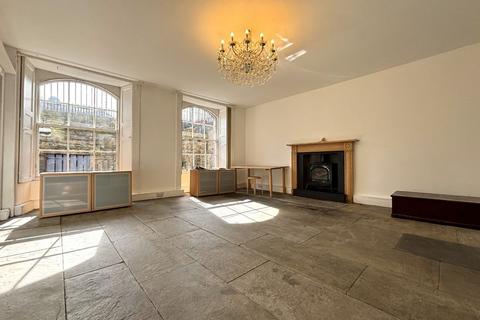 8a Leopold Place, Edinburgh, EH7 5JW