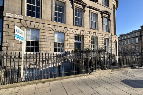 8a Leopold Place, Edinburgh, EH7 5JW