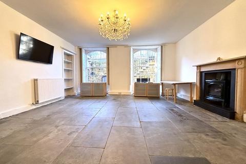8a Leopold Place, Edinburgh, EH7 5JW