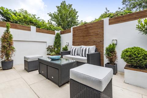 4 bedroom terraced house for sale, Quentin Road, London