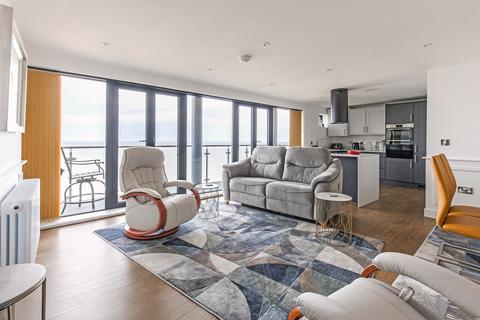 3 bedroom apartment for sale, An Exceptional Third-Floor Apartment Offering Breath-Taking Panoramic Views. Chain Free in Sheringham