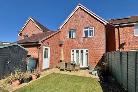 undefined, Cabot Close, Locks Heath