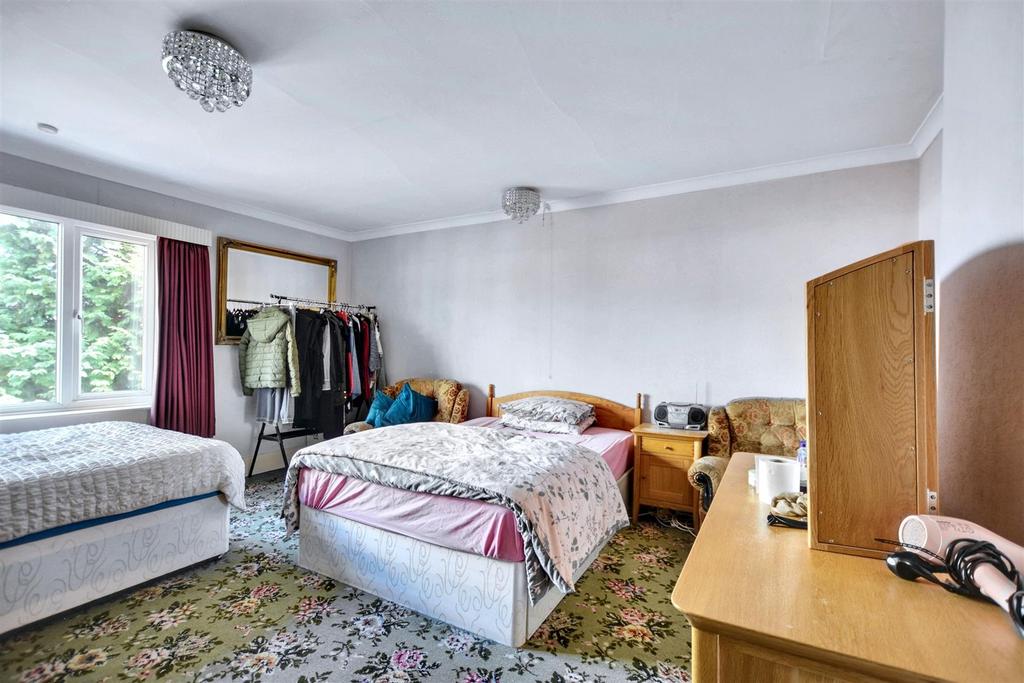 Bedroom 1 1.jpeg