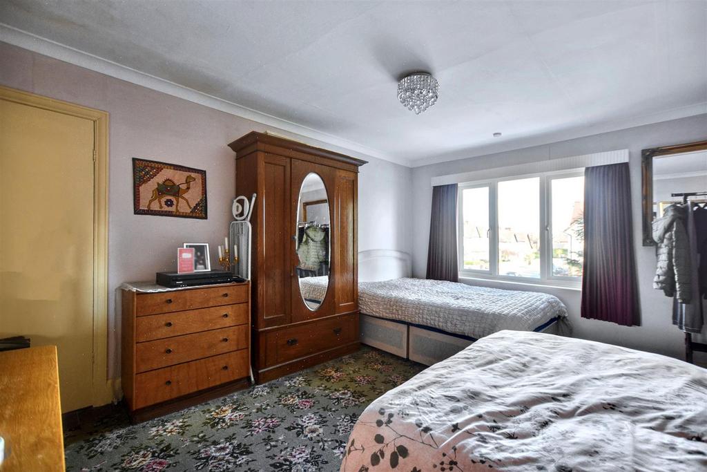 Bedroom 1 2.jpeg