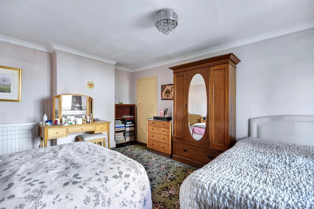 Bedroom 1 3.jpeg