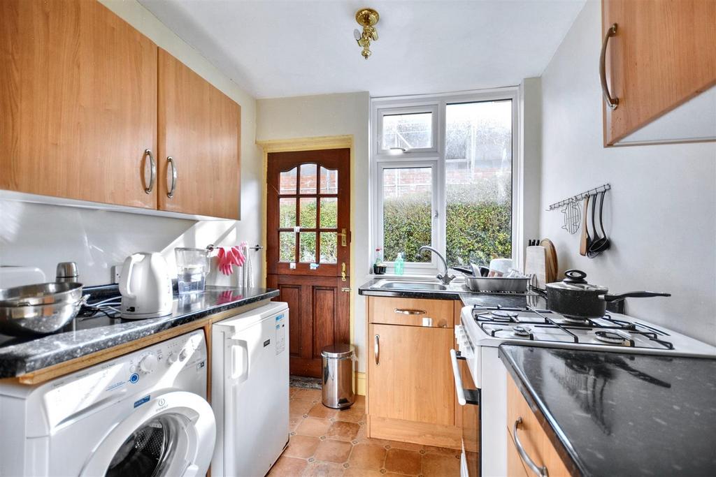 Kitchen 1.jpeg