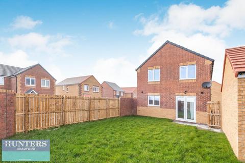 4 bedroom detached house for sale, Moorland Gardens, Tyersal Gate, Bradford, West Yorkshire, BD4 0DT