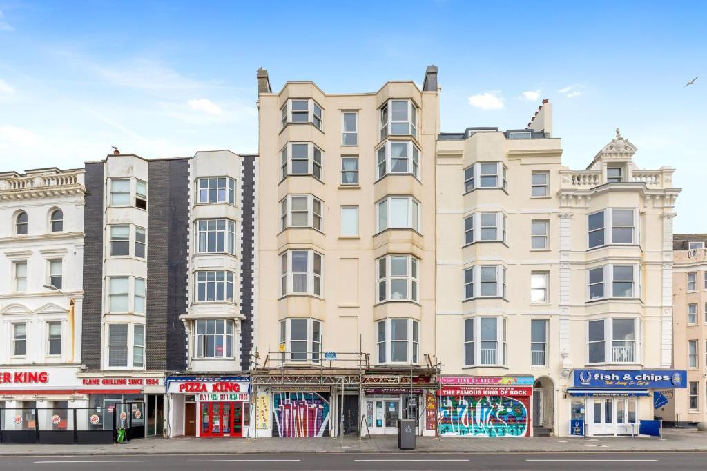 9, 41 Kings Road External.jpg