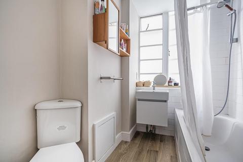 2 bedroom flat for sale, Balham High Road, Balham, London, SW17