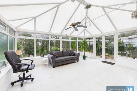5 bedroom detached house for sale, Toller Grove, Bradford, West Yorkshire, BD9