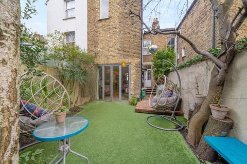 4 Solon Road, London, SW2 5UY