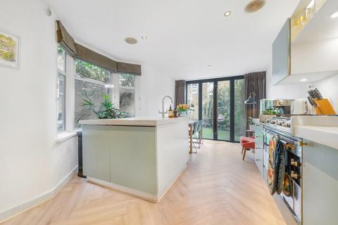 4 Solon Road, London, SW2 5UY