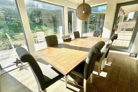 4 bedroom detached house for sale, Newtown Road, Alderney