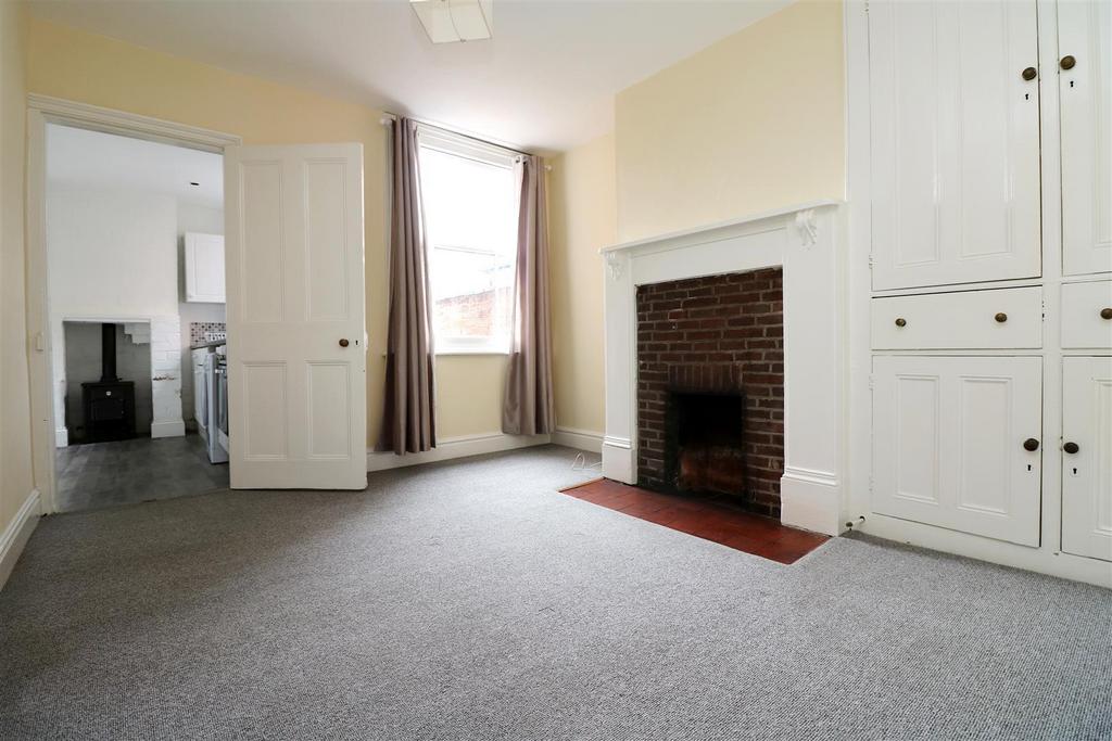 Dining room: