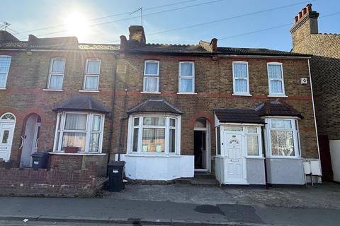4 bedroom terraced house to rent, New Heston Road, Hounslow, TW5
