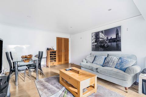 Flat 4, 2 Creswell Drive, Beckenham, BR3 3GL