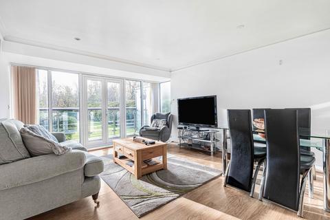 Flat 4, 2 Creswell Drive, Beckenham, BR3 3GL