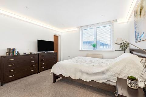 Flat 4, 2 Creswell Drive, Beckenham, BR3 3GL