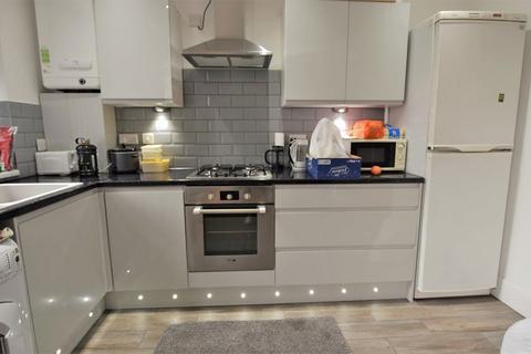 undefined, 33 Kelso Road, Flat 2 House Share