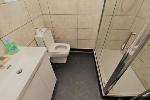 undefined, 33 Kelso Road, Flat 2 House Share