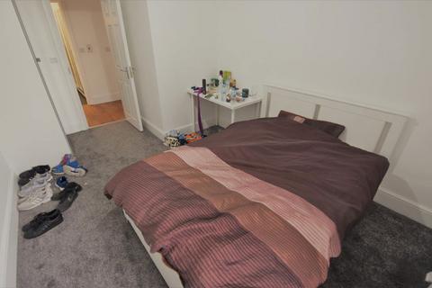undefined, 33 Kelso Road, Flat 2 House Share